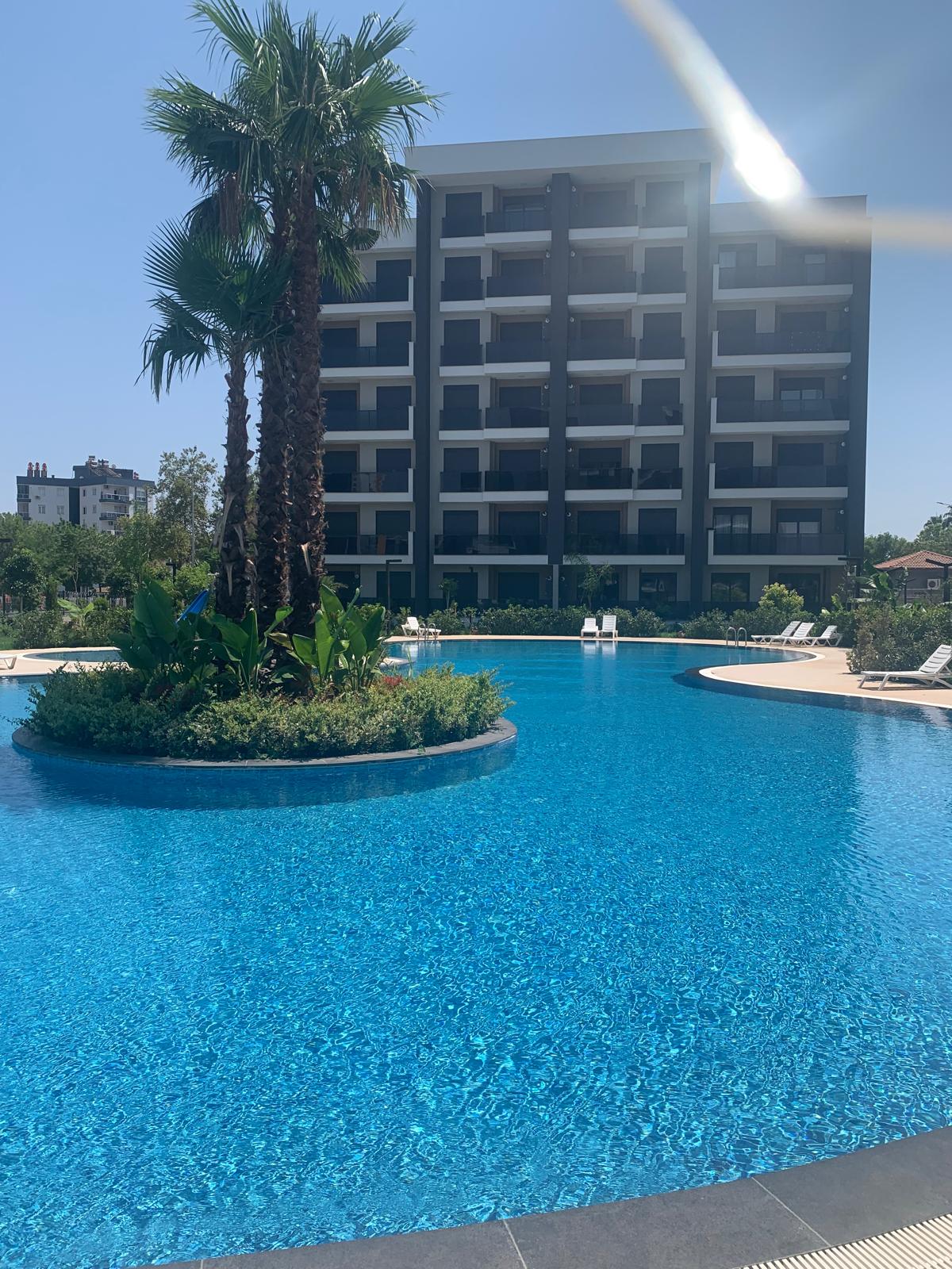 Palma Sitesi dış mekân ve havuz görünümü